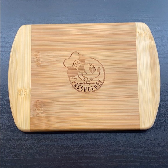 2018 Chef Mickey Mouse Passholder Cutting Board